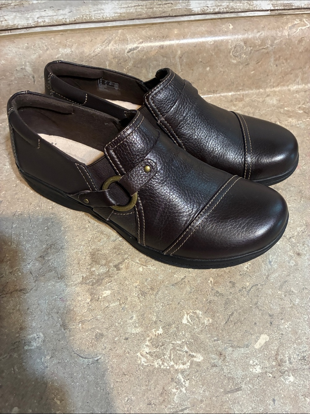 Clark’s Size 8.5 Slip-On Leather Casual Shoes in Dark Brown
